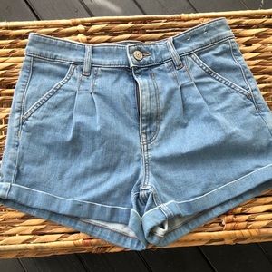 Express pleated shorts size 4